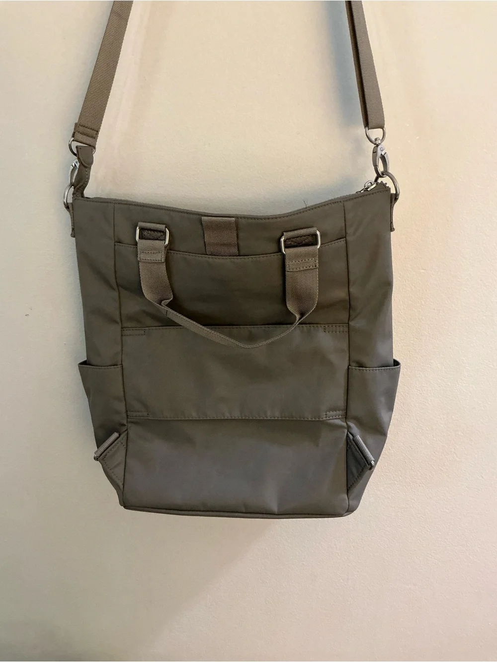 NWT Baggallini All Set 3 in 1 convertible crossbody tote backpack in silver gray - Picture 13 of 13